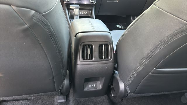Used 2025 Black Hyundai SEL Convenience image 21