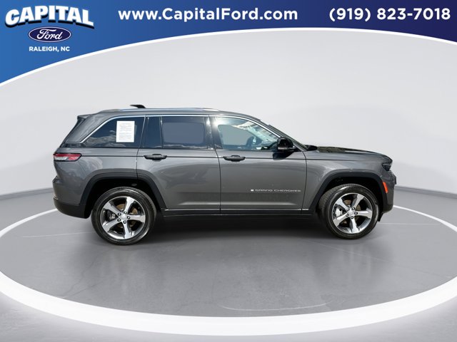 Used 2024 Gray Jeep Limited image 9