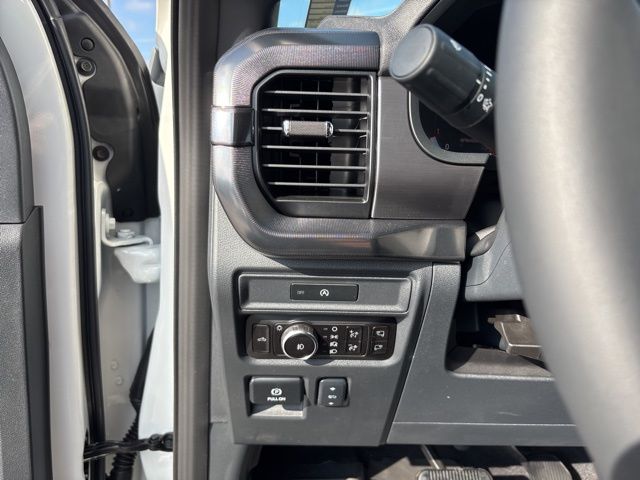 New 2025 White Ford Lariat image 19