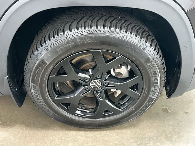 2024 Volkswagen Atlas 2.0T Peak Edition SE w/Technology Black at Subaru and VW of Moon Township