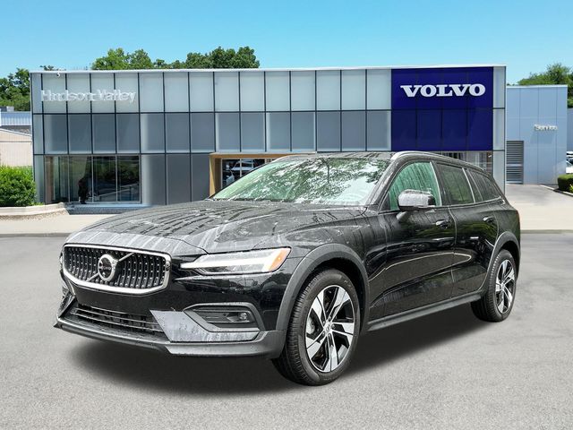 Onyx Black Metallic 2025 Volvo V60 Wagon All-Wheel Drive Automatic