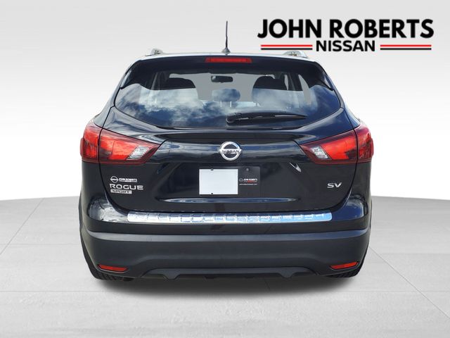 2017 Nissan Rogue Sport SV 14