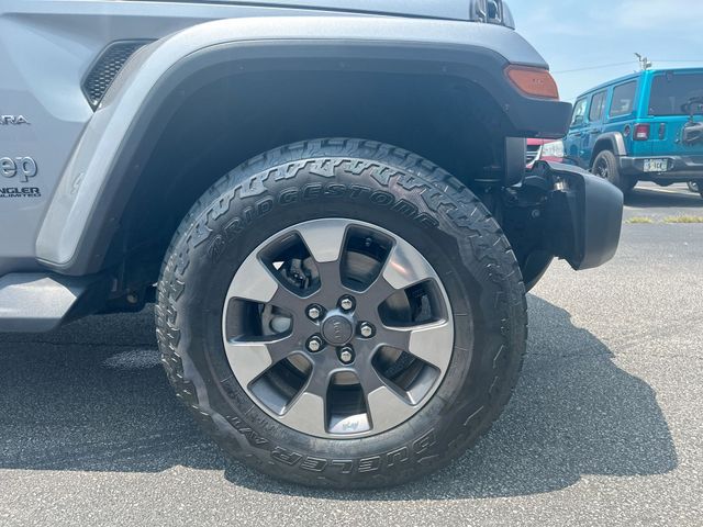 Used 2019 Silver Jeep Unlimited Sahara image 12