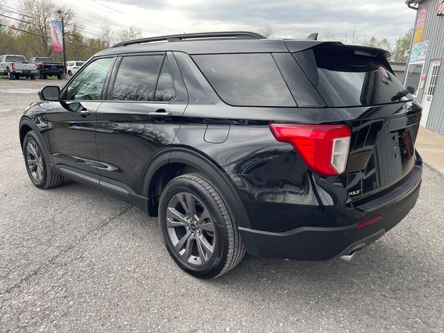 2023 Ford Explorer XLT - Agate Black Metallic exterior view 5