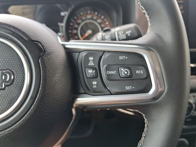 Used 2025 Jeep Wrangler SUV