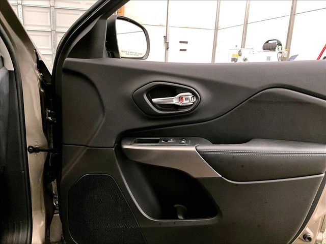 2019 Jeep Cherokee Latitude Beige at Bob Ruth Ford