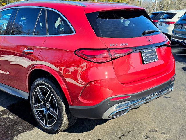 New 2026 Red Mercedes-Benz GLC 300 image 6