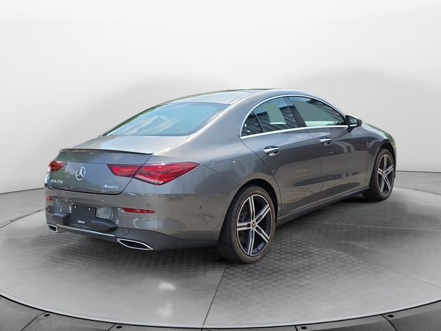 Mercedes-BenzCLA5
