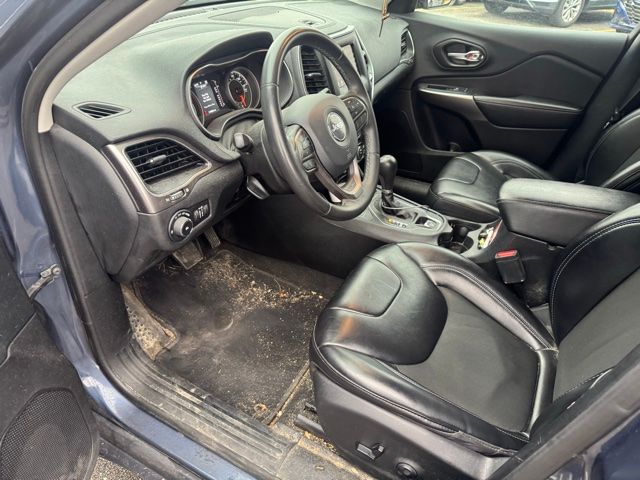 Used 2020 Slate Blue Pearlcoat Jeep Latitude Plus image 10