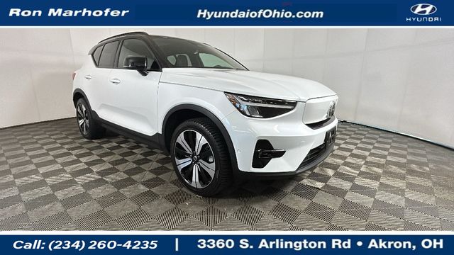 White 2023 Volvo XC40 Recharge Twin Plus eAWD SUV / Crossover All-Wheel Drive 1-Speed Automatic