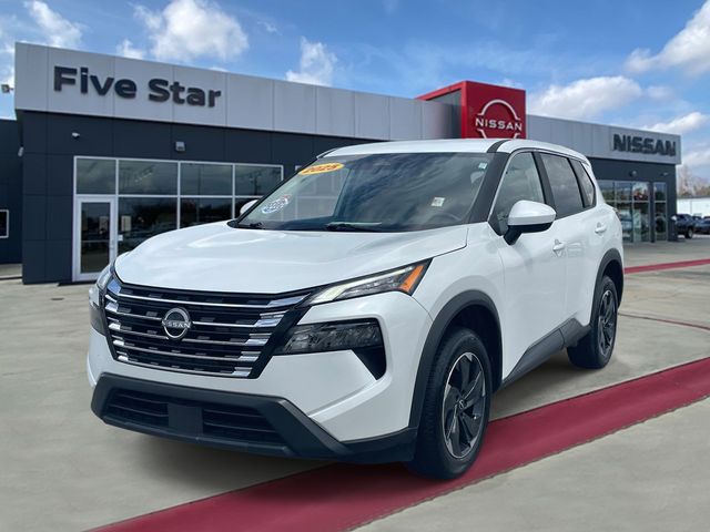 Used 2025 White Nissan SV image 3
