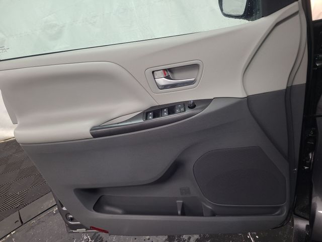 2018 – Toyota – Sienna