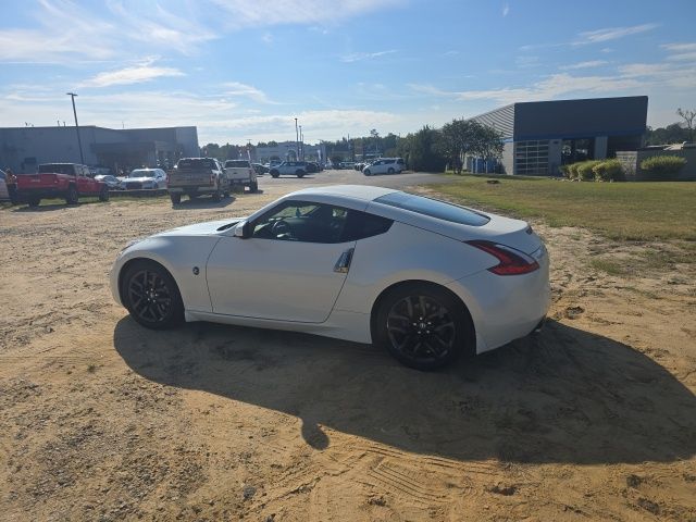 Used 2020 White Nissan Base image 5