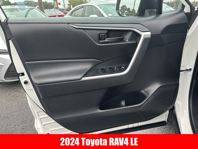 2024 Toyota RAV4 LE 4