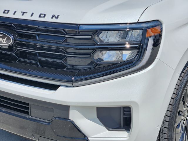 2025 White Ford Expedition Platinum 4X4 SUV