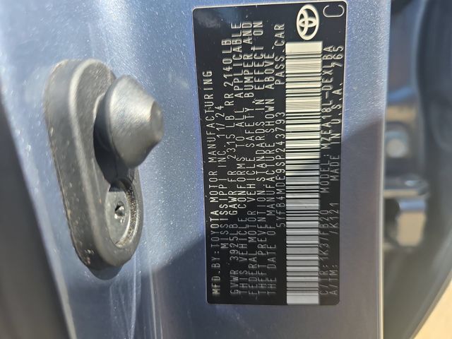 Used 2025  Toyota LE image 35