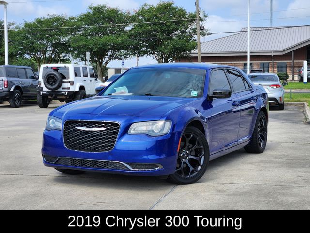 Ocean Blue Metallic 2019 Chrysler 300 Touring RWD Sedan Rear-Wheel Drive 8-Speed Automatic