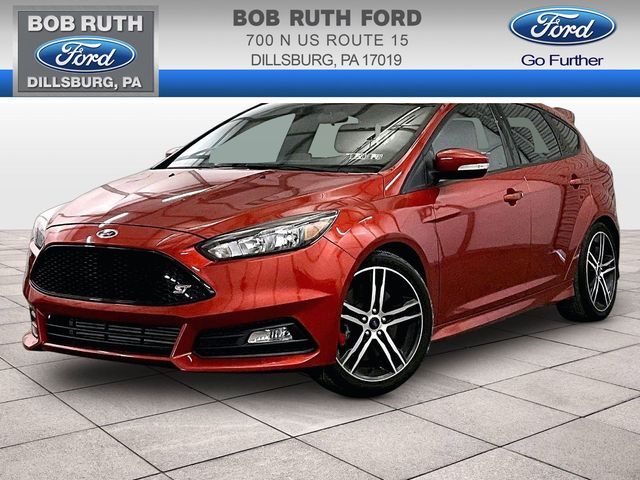 Chili Pepper Red 2018 Ford Focus ST Hatchback Front-Wheel Drive 6-Speed Manual