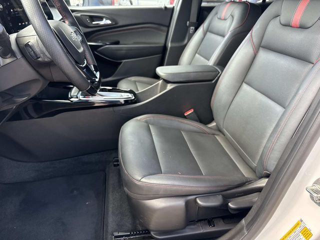 2025 Chevrolet Trax 2RS White at Ross Downing Buick GMC