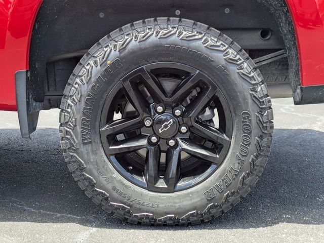 Used 2019 Red Chevrolet LT Trail Boss image 12
