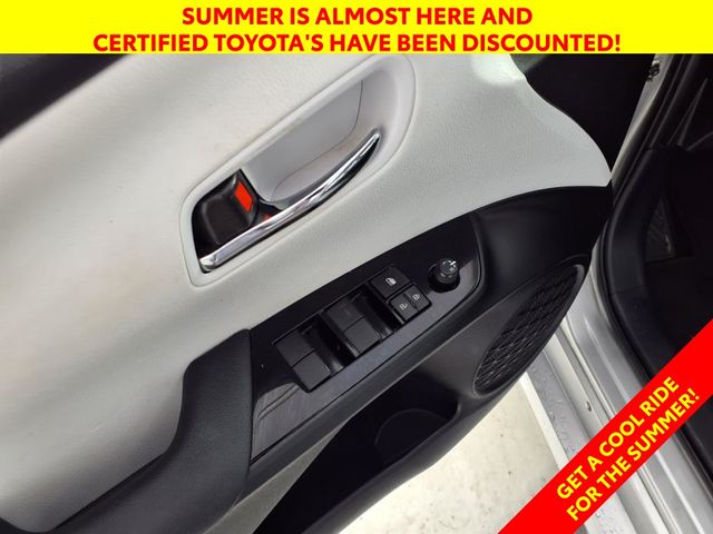 2022 Toyota Prius XLE photo