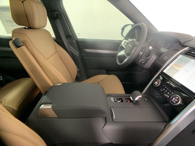 2025 Land Rover Discovery Dynamic SE 34