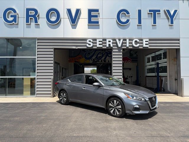 2022 Nissan Altima 2.5 SV Gray at Carlisle Cadillac Buick GMC