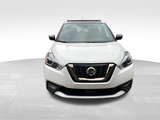 2020 Nissan Kicks SR 4