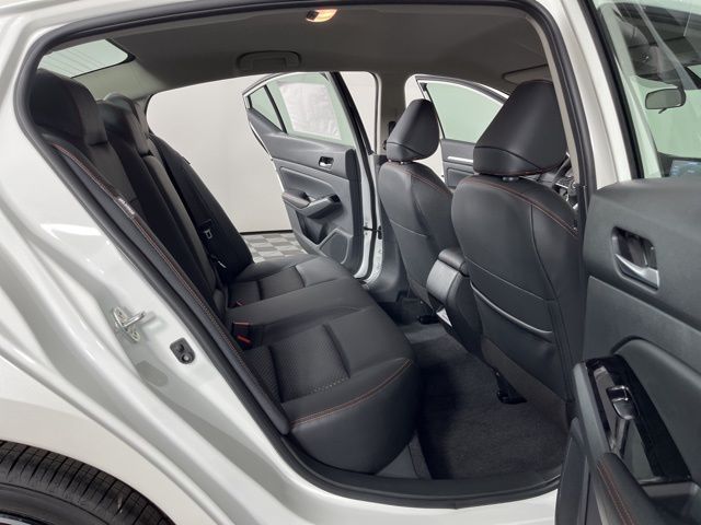 2025 Pearl White Tricoat Nissan Altima 2.5 SR FWD Sedan