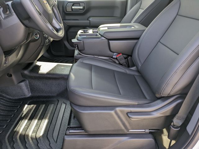 2025 Chevrolet Silverado 1500 WT photo