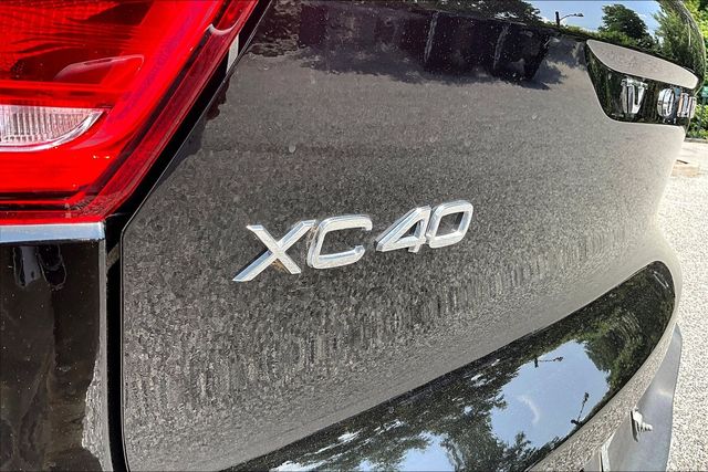 Used 2022 Black Volvo T5 Inscription image 12