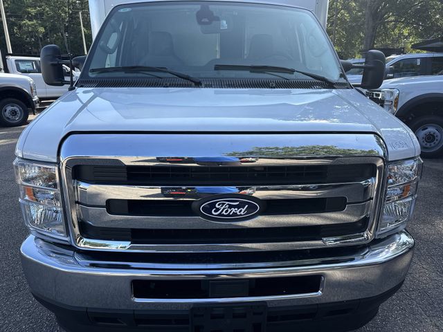 New 2027 White Ford 16FT BOX/LIFTGATE image 10
