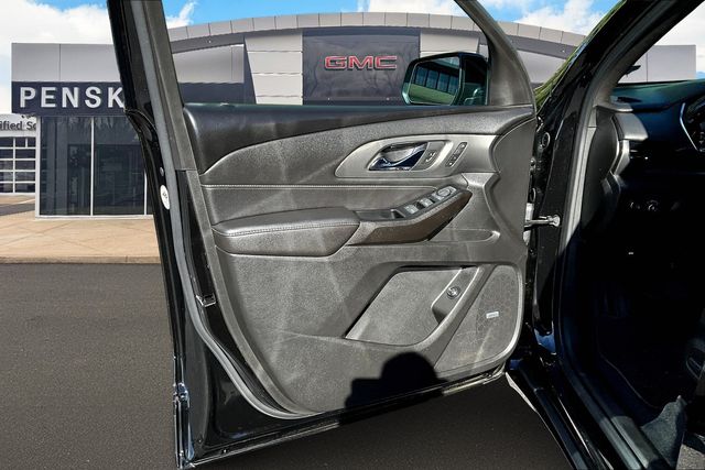 2022 Chevrolet Traverse Premier photo