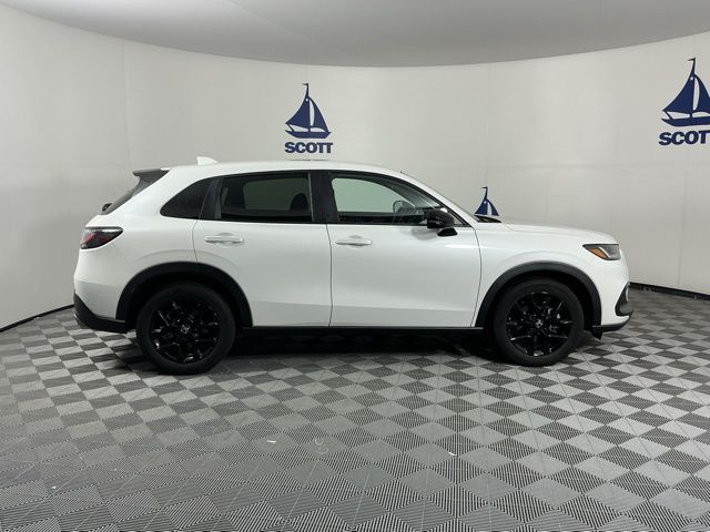 View vehicle photo 6