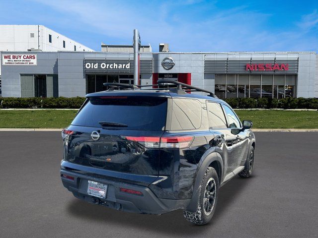 View vehicle photo 4