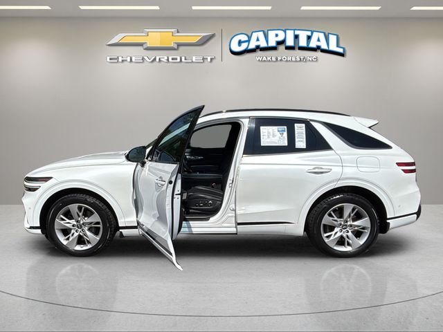 Used 2023 White Genesis 3.5T Sport image 9