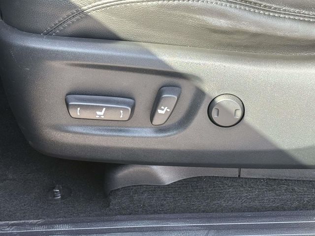 Used 2022  Toyota Limited image 14