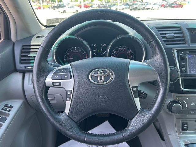 used 2013 Toyota Highlander car, priced at $11,109