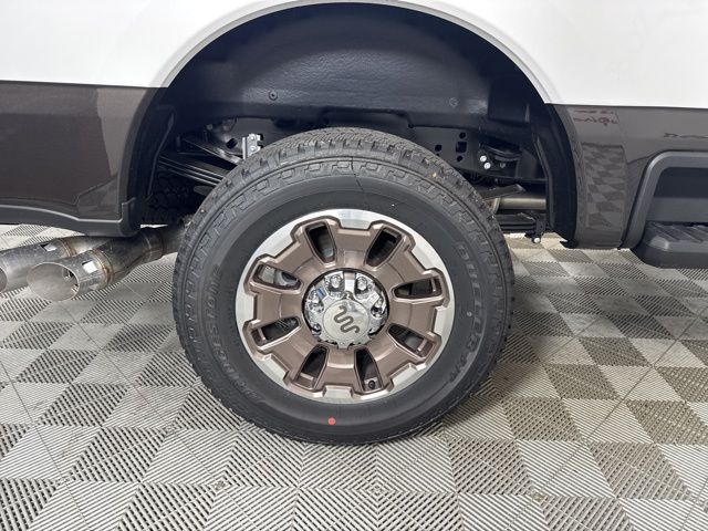 2025 Star White Metallic Tri-Coat Ford Super Duty F-250 SRW King Ranch 4X4 Truck