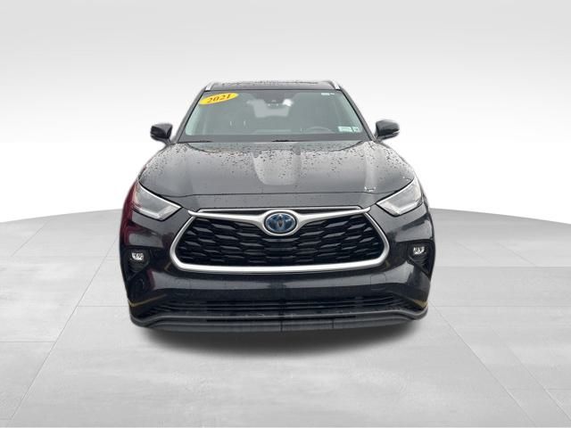 used 2021 Toyota Highlander Hybrid car, priced at $32,999