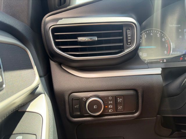 2023 Ford Explorer XLT Silver at Phil Fitts Ford