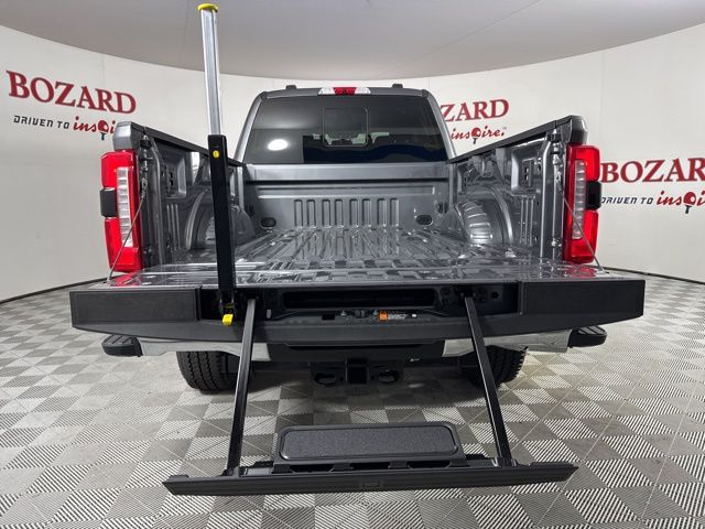 2025 Carbonized Gray Metallic Ford F-250SD Lariat 4X4 Truck