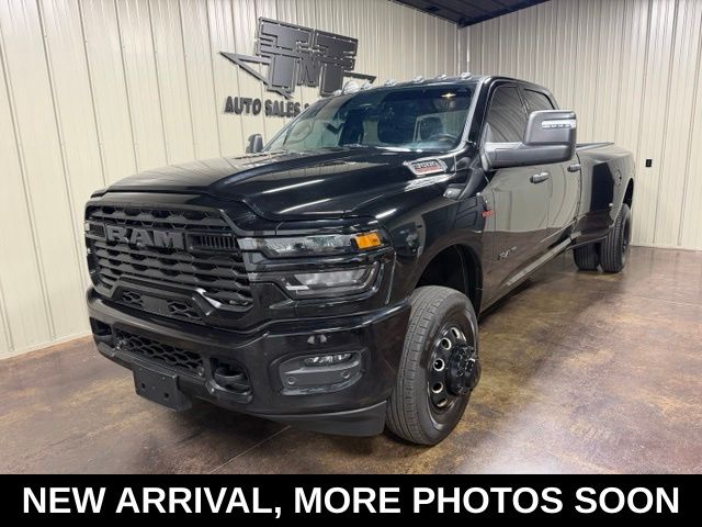 Diamond Black Crystal Pearlcoat 2025 RAM 3500 Pickup Truck Four-Wheel Drive 8-Speed Automatic