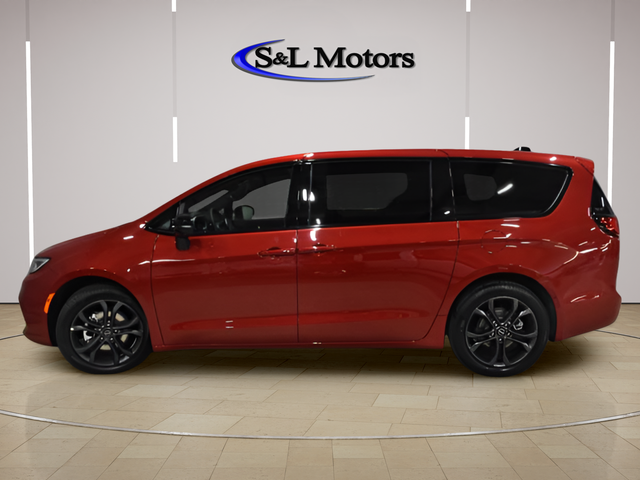 View vehicle photo 3