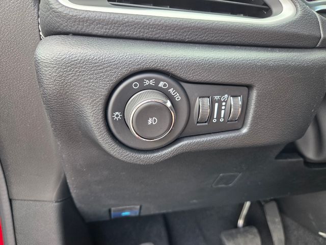 New 2026 Red Chrysler Select image 20