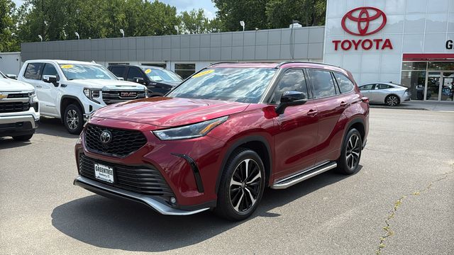 Used 2021 Toyota Highlander SUV
