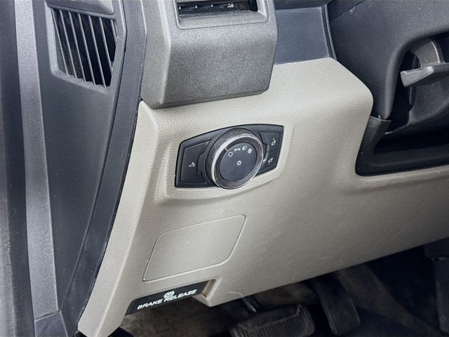 2019 Oxford White Ford Super Duty F-350 SRW XL 4X4 Truck