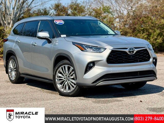 Celestial Silver Metallic 2024 Toyota Highlander Platinum FWD SUV / Crossover Front-Wheel Drive 8-Speed Automatic
