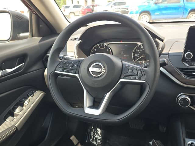 2025 Nissan Altima 2.5 SV:B02428