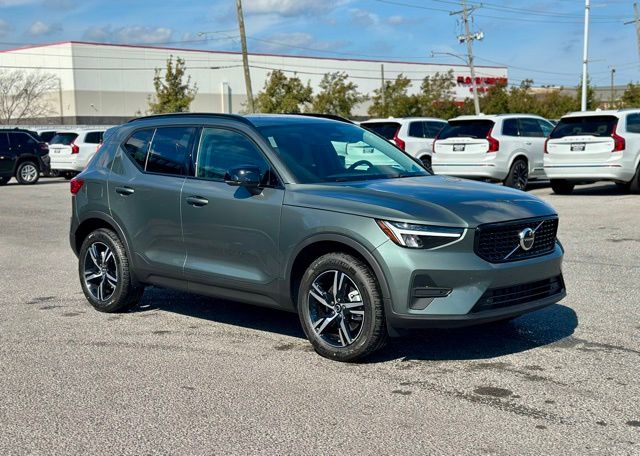 2026 Volvo XC40 B4 Core